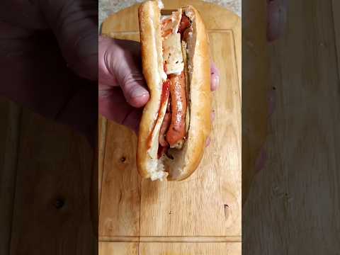 Хот Дог с сырной сосиской и беконом. #shorts #бекон #сыр