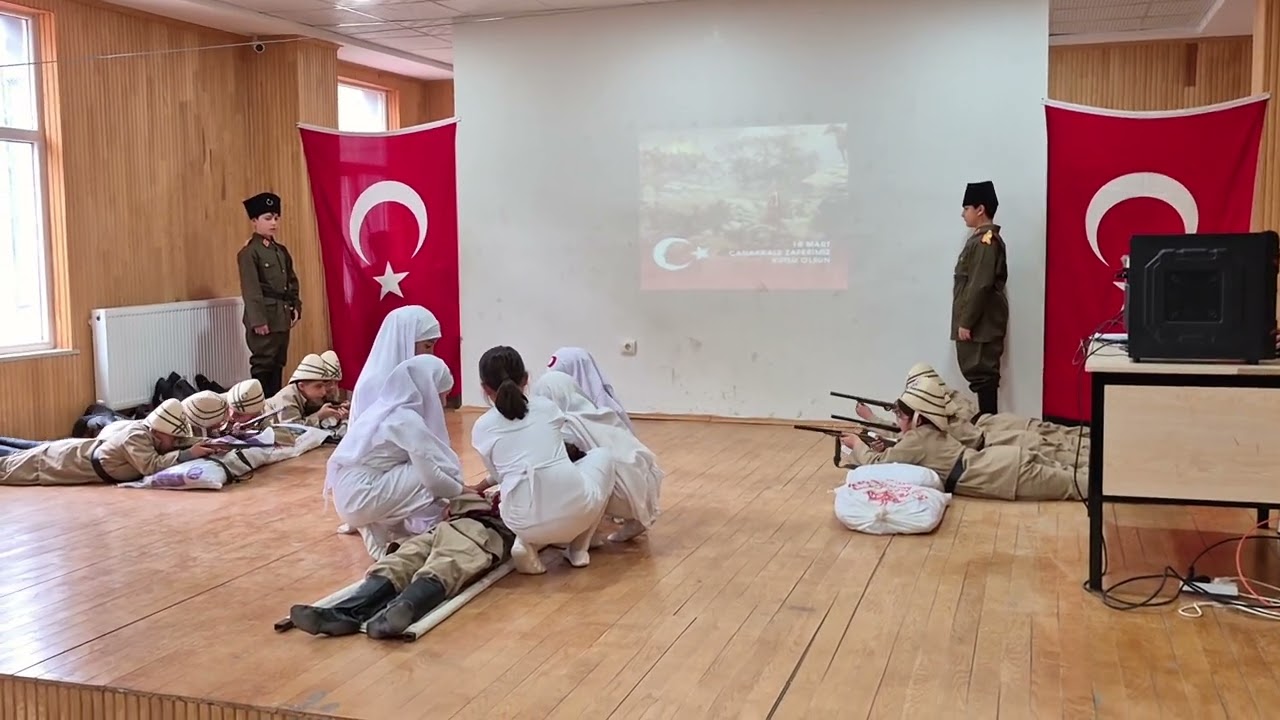 Çelikhan Atatürk İlkokulu 4/B Sınıfı 18 Mart Tiyatro Gösterisi