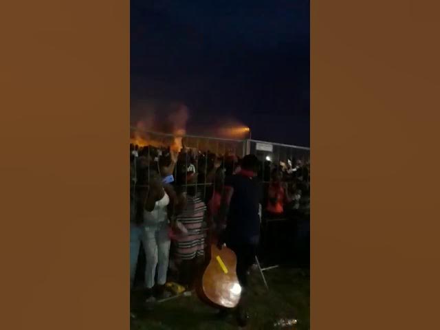 UNJOKO ehlanyisa izihlwele ku Toongat Beach fastival