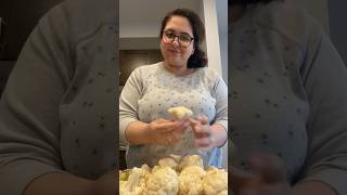 How to cut cauliflower florets #areebaskitchen #trendingvideo #food #viralrecipes #youtubeshorts