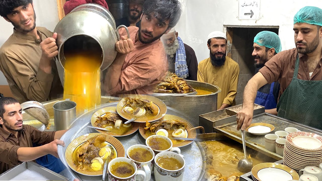 Best Peshawari Yakhni Soup | Afghan Pathaan Street Seller | Pakistani Street Food.