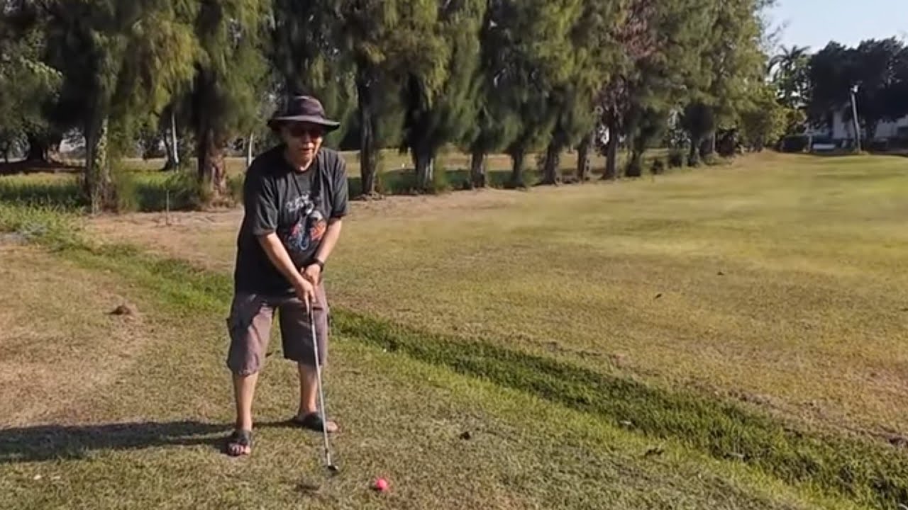 Tommin kanssa golfhommissa ja farang saa kokeilla. Käydään Juhan tiluksilla Singburissa.