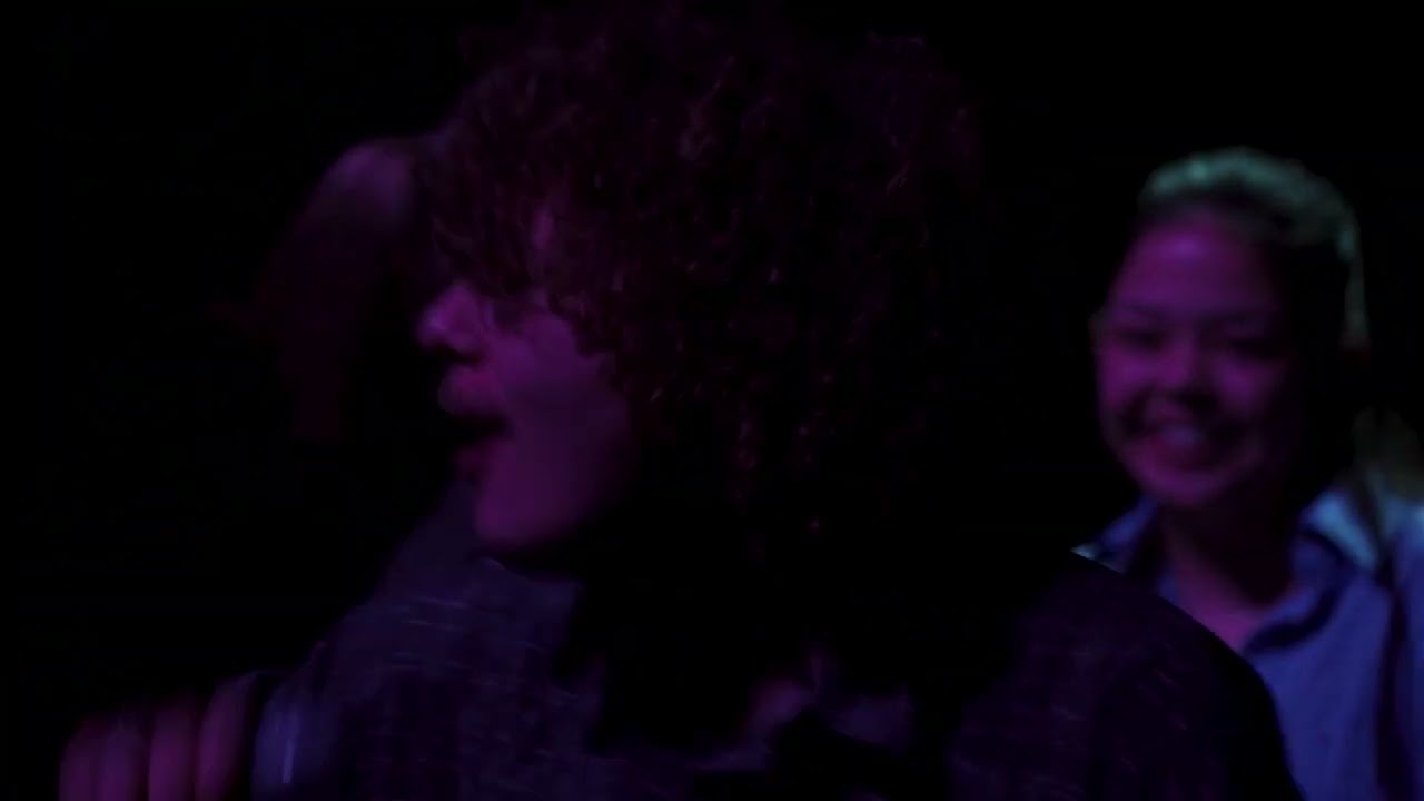 ICH FÜHLE WAS, WAS DU NICHT FÜHLST