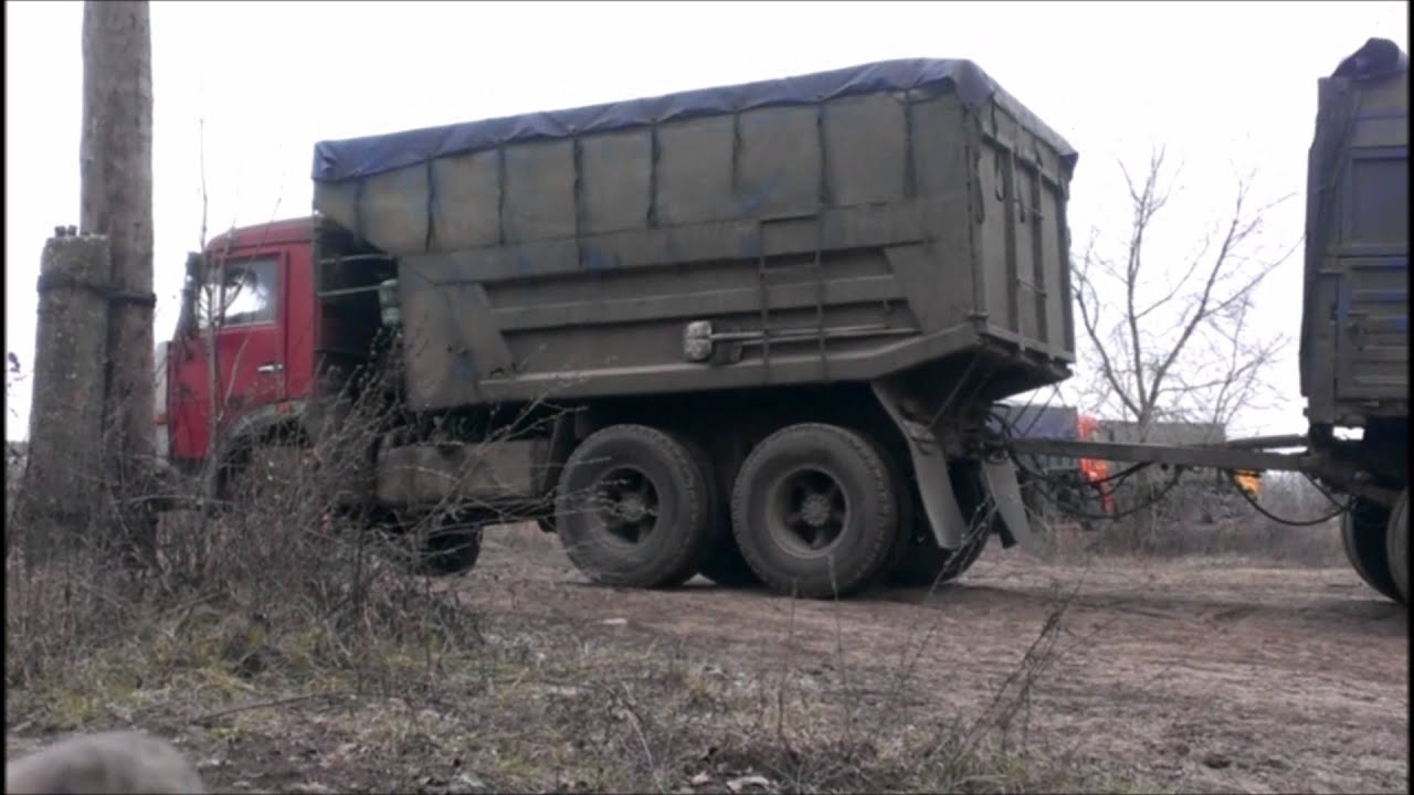 Я камазист люблю камаз. КАМАЗ 55111 С прицепом. Кировец с самосвальным прицепом. Кировец с камазовским прицепом. КАМАЗ С прицепом видео.