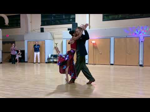 'Afiches' Tango by Paulita & El Gato. Orquesta Atilio Stampone, singer - Roberto Goyeneche
