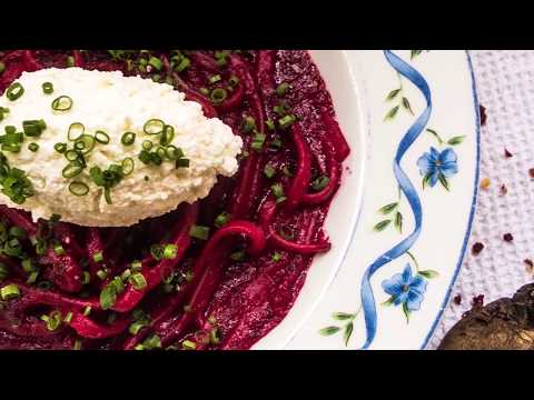 Video: Ua Noj Pasta Nrog Beetroot, Poppy Thiab Tshis Cheese Sauce