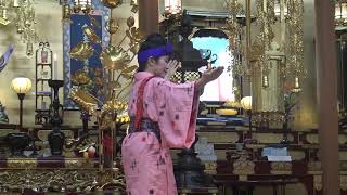 Traditional Okinawa Dancer Performs in Futenma Temple