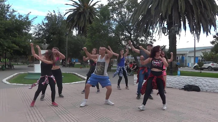 Despacito Luis Fonsi ft Daddy Yankee remix Coreogr...
