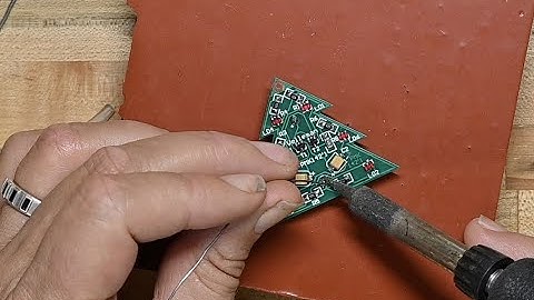 C.K. builds a SMD X-mass tree kit from Velleman/Whadda