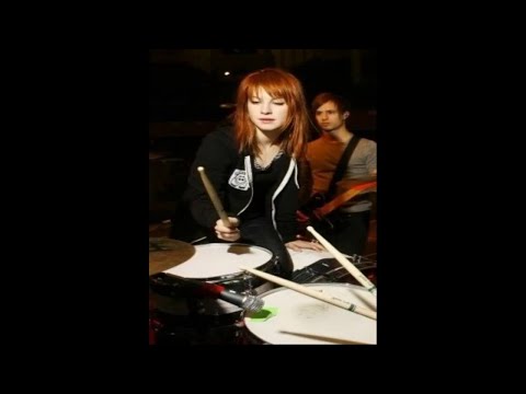 HAYLEY WILLIAMS IS NOT A SINGER... IS A DRUMMER