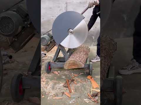 Alat gergaji super tajam untuk memotong kayu gelondongan dengan presisi #shorts