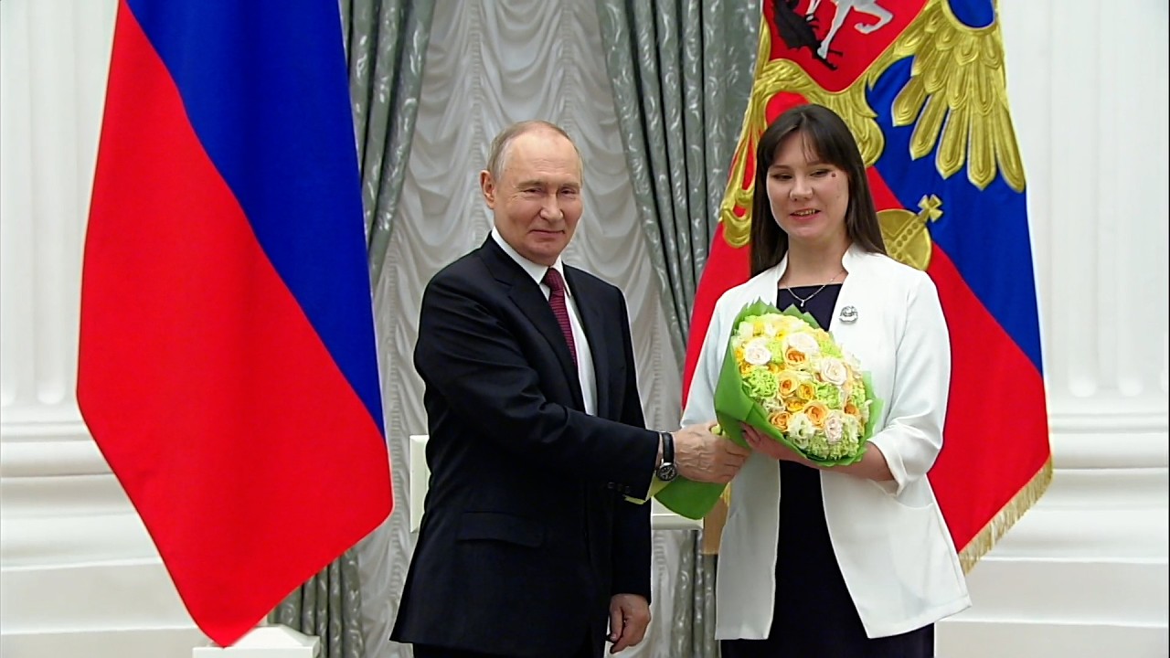 «Мне даже не выговорить, чем вы занимаетесь!»: живой момент с Путиным в Кремле