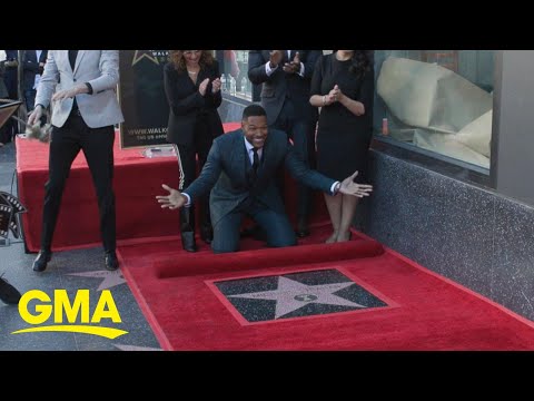 Michael strahan receives big honor