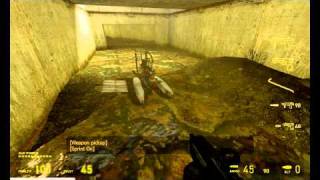 One in a thousand 30ft Backwards Circle Jump from standing still position Half Life 2
