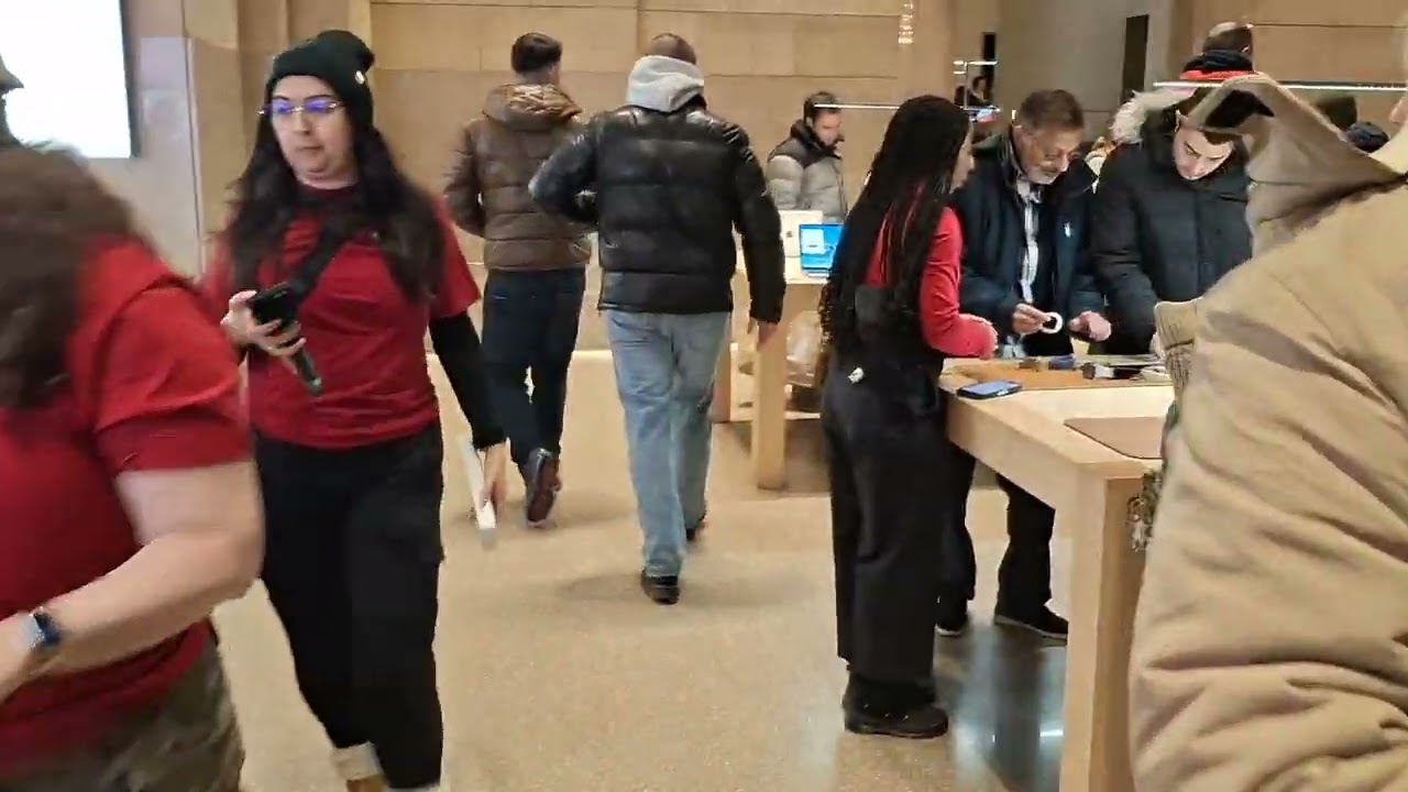 New York Grand Central Apple Store. 