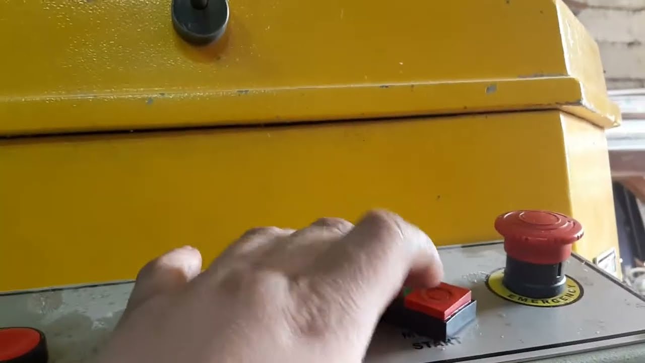 Tel 0733607559  electromecanic pneumatist electronist service utilaje pvc masina baghetat