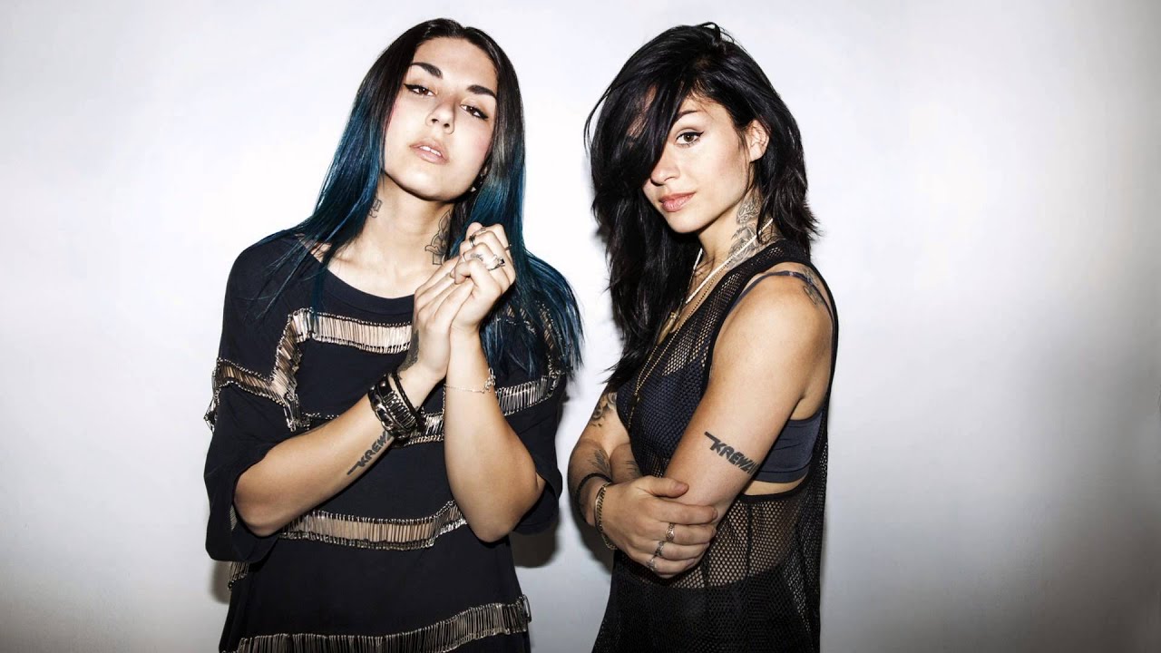 Krewella vs. W&W & Blasterjaxx - Live For The Rocket (Tomicii Mashup)