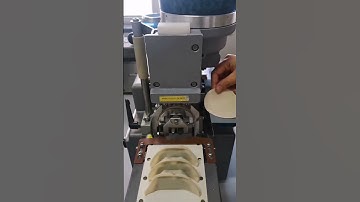 Automatic dumpling wrapping machine #shorts #youtubeshortsvideo #youtubeshorts