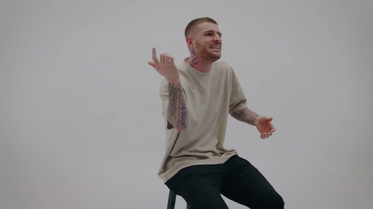 Assista a Nevv- “Ghost ft. Ollie Shaw” no YouTube Assista a Nevv- “Ghost ft. Ollie Shaw” no YouTube