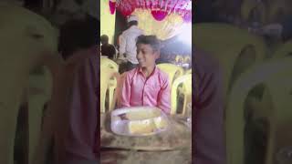 bas udev Lage tumne khana idhar shaadi mein Tum lapet Rahe tumhara Maiya to na chhodiye