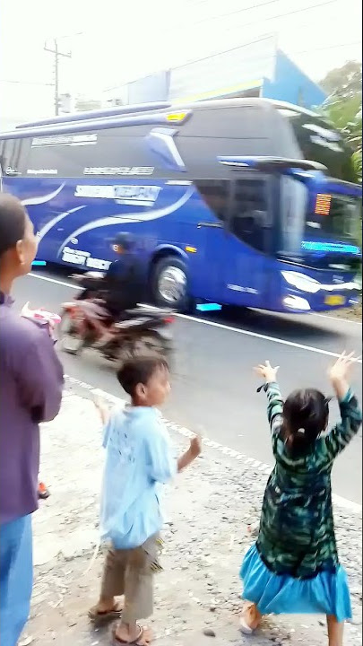 Bus telolet basuri lagu kuda lumping