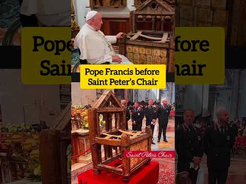 Pope Francis before Saint Peter's Chair—a rare moment of apostolic succession #popefrancis #pope