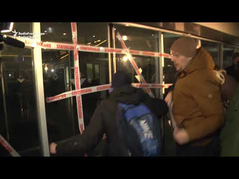 Serbian Opposition Stages