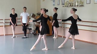 Выпускной экзамен по классическому танцу (фрагмент)