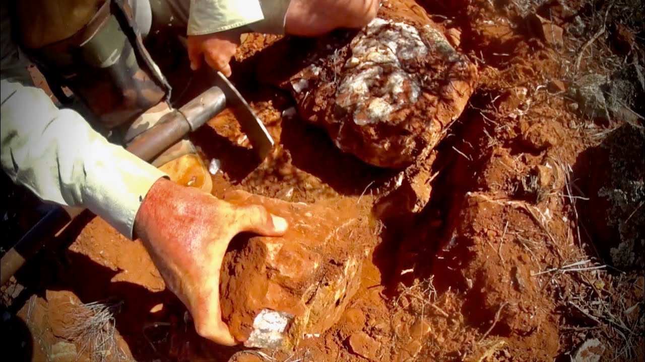 Мы обнаружили золото в кварцевом рифе (и нашли несколько золотых самородков)