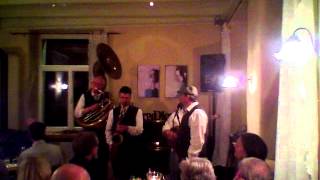 Download Lagu Bäng Bäng - What A Wonderfull World MP3