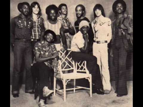 Queen of clubs - KC & The Sunshine Band (1974) - YouTube