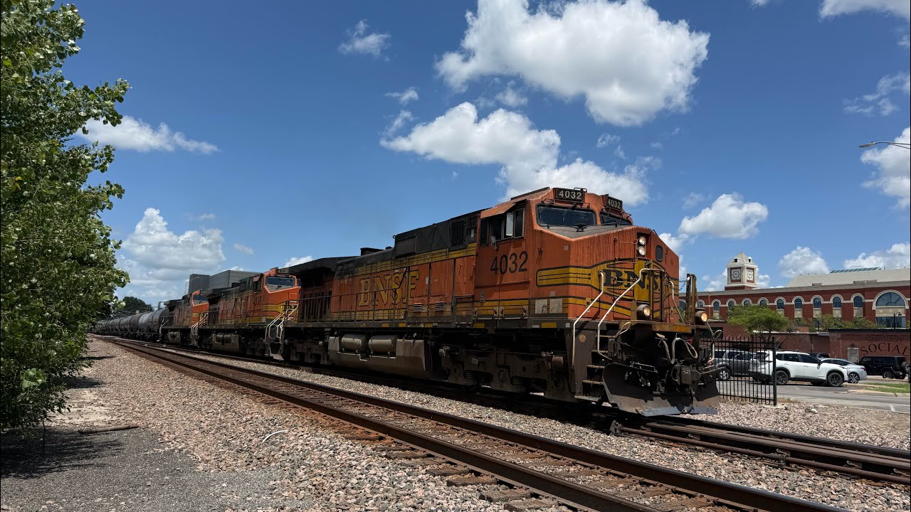 BNSF #4032 Leads WB 3x2x1 Mixed Freight. Olathe, KS 7/18/26 - YouTube