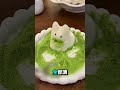 この少年は自分のデザートに餌をあげなければならなかった 😳🍰❤️