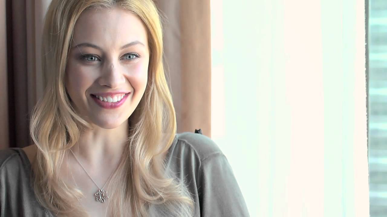 Sarah gadon photos