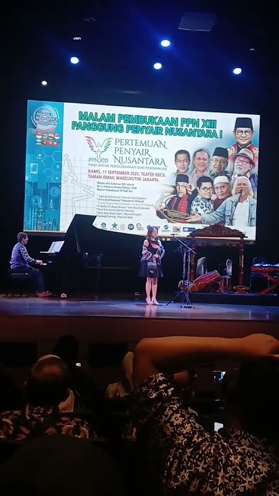 TEMBANG PUITIK III OLEH ANANDA SUKARLAN DAN RATNAGANADI PARAMITA