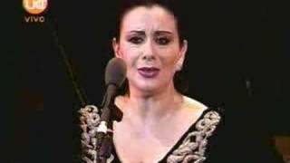 Veronica Villarroel canta "Sola, perduta, abbandonata..."