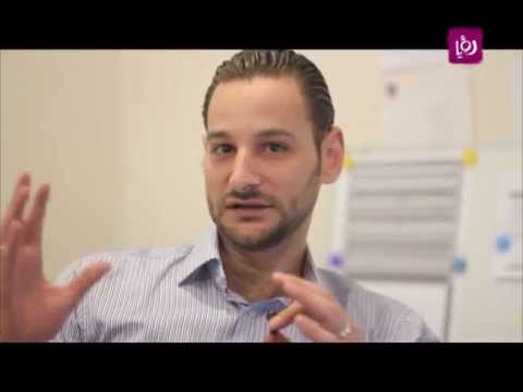 على رأي المثل الظفر ما بيطلع من اللحم 