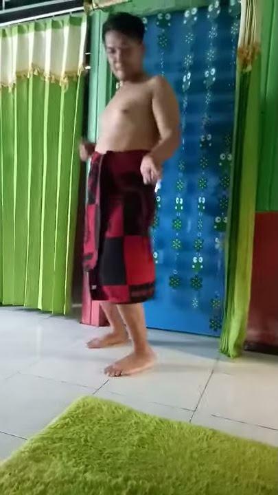 Handuk melorot roni purba