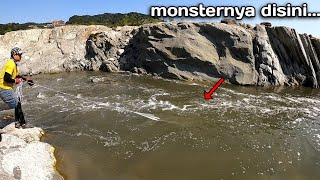 FILING YANG BAGUS..!! Jala ikan pas dialiran air arus deras,ikan nila monster terciduk