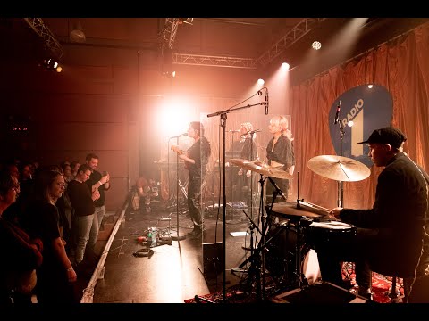 BITTERZOET - EEFJE DE VISSER (LIVE @ RADIO 1 EEFJE DE VISSER SESSIE)