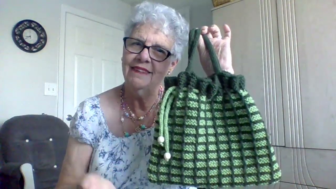 Bolso tejido a dos agujas.