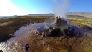 Необыкновенно красивый Гейзер Флай (Fly Geyser), Невада