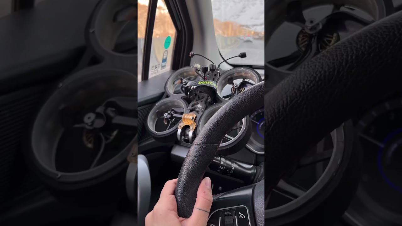 What do you do when your fpv lands in the snow? Me: 😎 Ig: mayafpv 