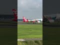 Air Asia maskapai internasional pertama di labuan bajo terbang dari malaysia #airplane #airasia