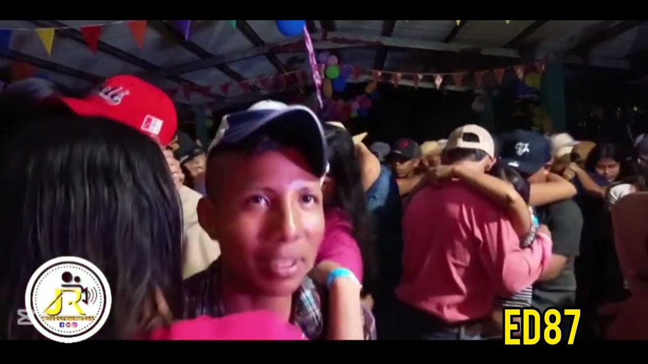 Ezequiel Flaco , amor barato, desde U Centro de Penonomé 🎊 🥃🍻 @Transmisionesjr @ezequielflaco6869 