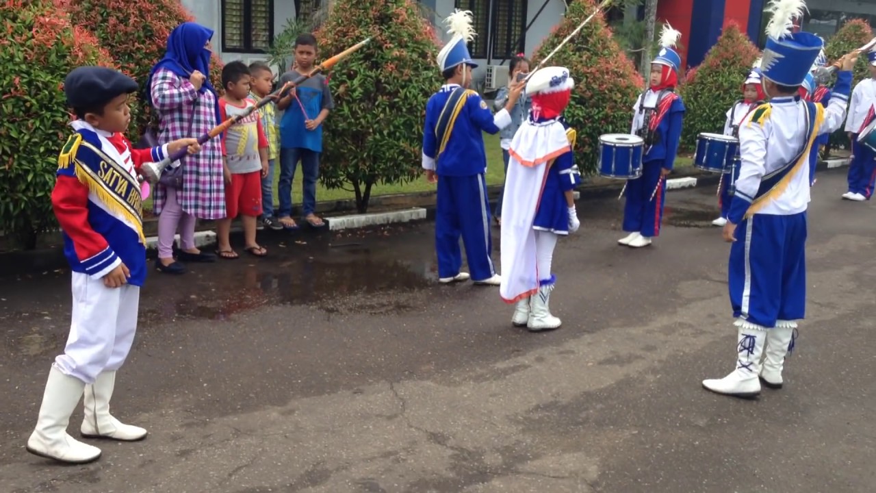 SD negeri 32 pontianak tenggara JUARA 1 PARADE DRUMBAND SEKALBAR AT @STKIP PGRI PONTIANAK