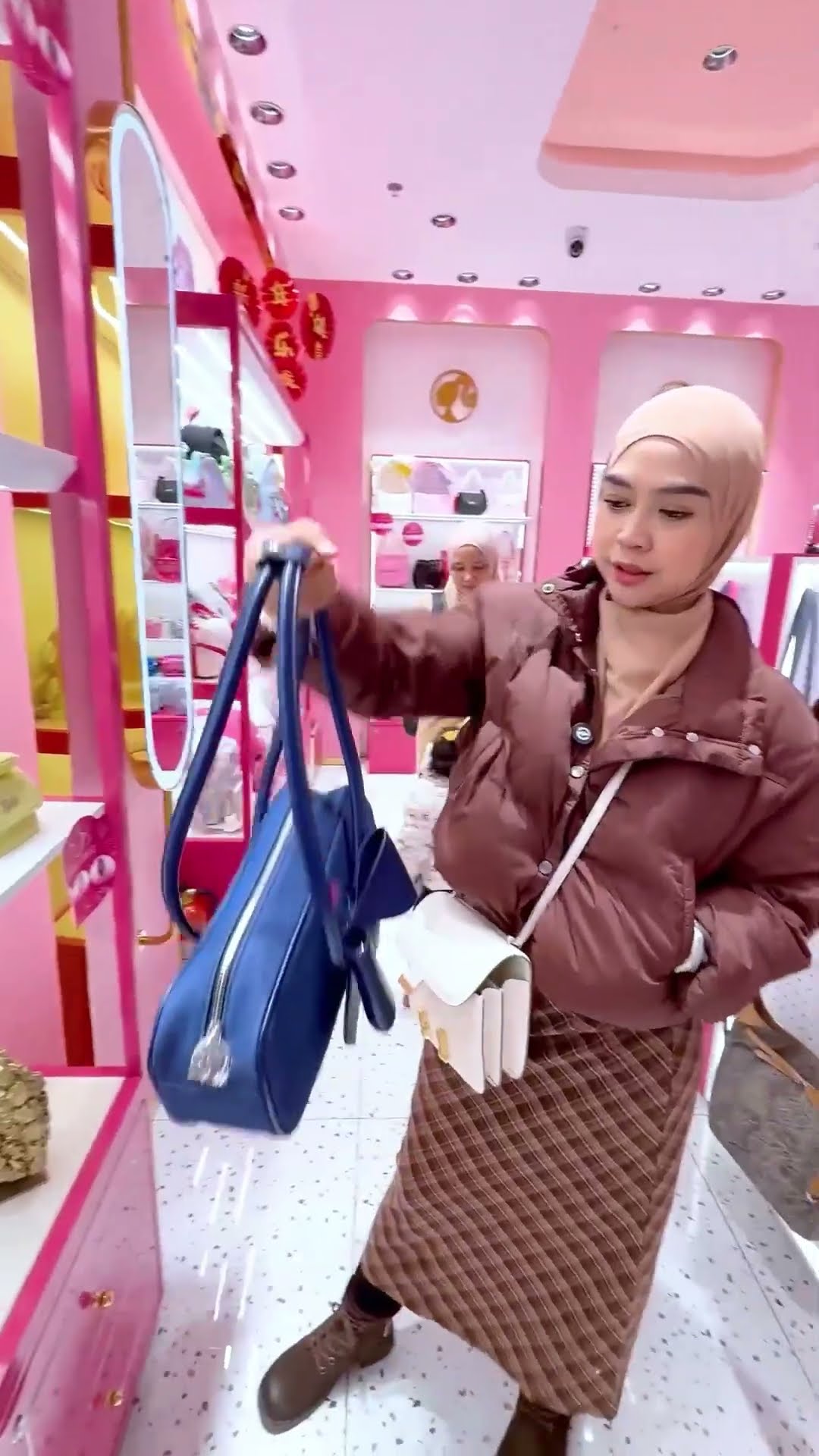 Ternyata ada Istana Barbie disini.. #riaricis