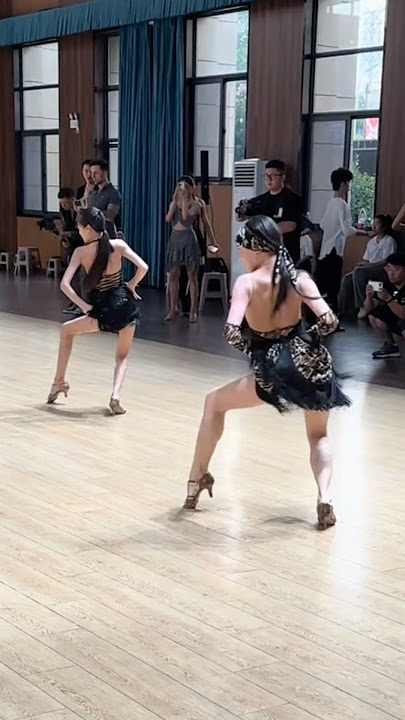 Amazing Samba👍Very excellent dancer #danceshorts #dancerlife #dance #dancer #samba #ballroomdance