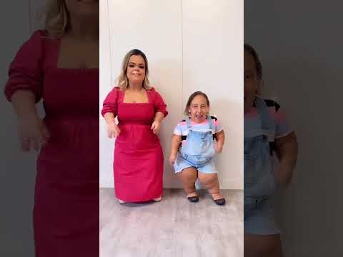 Dancinha Maria Clara MC Divertida e Rebeca Costa (looklittle) - Clau Santana