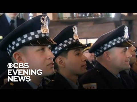 Chicago police recruits Marines amid officer shortage